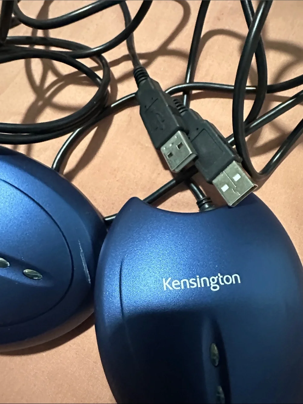 Pair of Vintage Kensington K72219 PilotMouse Wireless Optical Mice